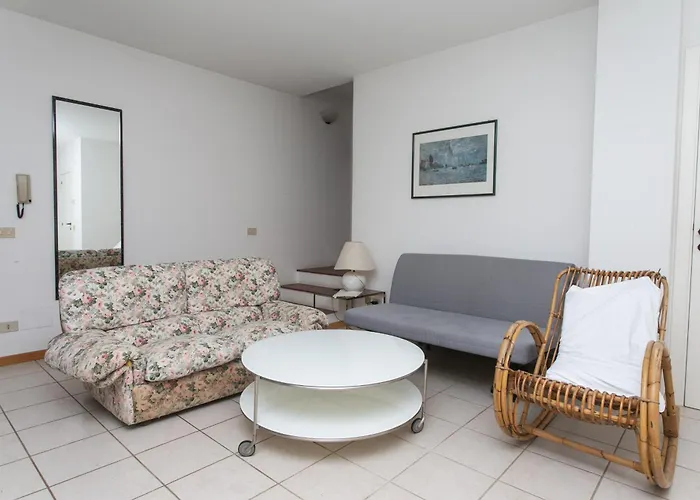 Apartment Con Giardino A - M148 *